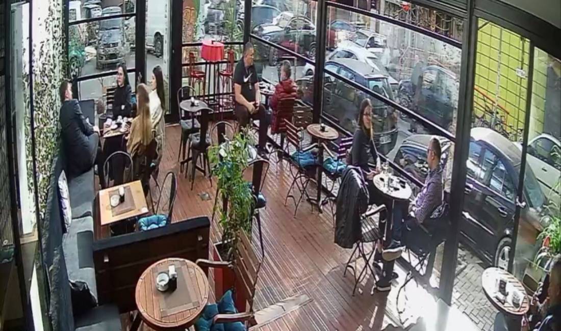 Job Offers in Tirana, Profession Banakier/Kamarier , With experience, Payment 50,000  Leke.