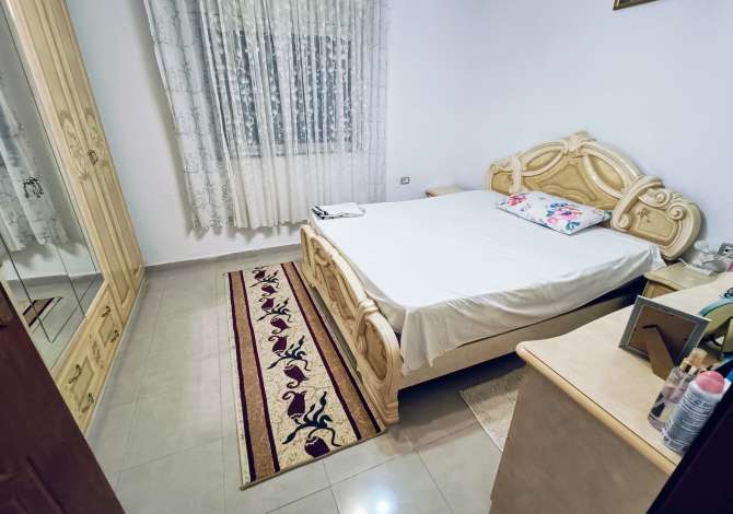 Shtepi ne shitje Apartament ne Lushnje, 2+1, Mobilimi Pjeserisht e mobiluar, Pagesa 100,000  Euro.