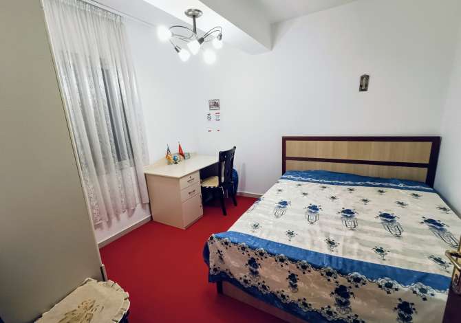 Shtepi ne shitje Apartament ne Lushnje, 2+1, Mobilimi Pjeserisht e mobiluar, Pagesa 100,000  Euro.