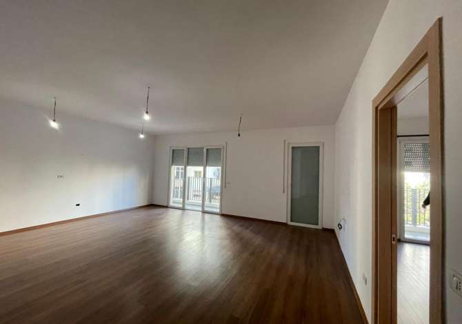 Ambient biznesi me qera 3+1 ne Tirane - 350 Euro