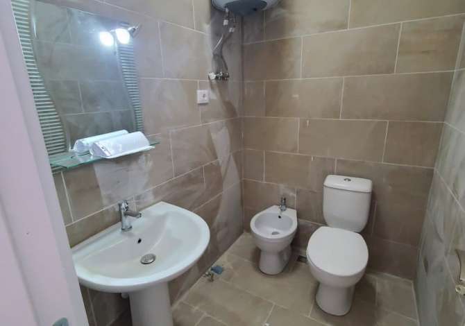 Ambient biznesi me qera 3+1 ne Tirane - 250 Euro