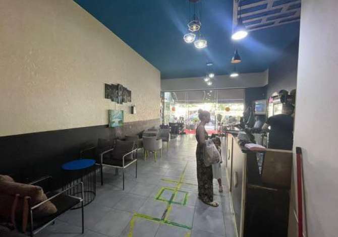 Ambient biznesi me qera 2+1 ne Tirane - 50,000 Leke