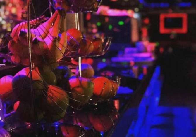 Ambient biznesi me qera 2+1 ne Tirane - 1,000 Euro