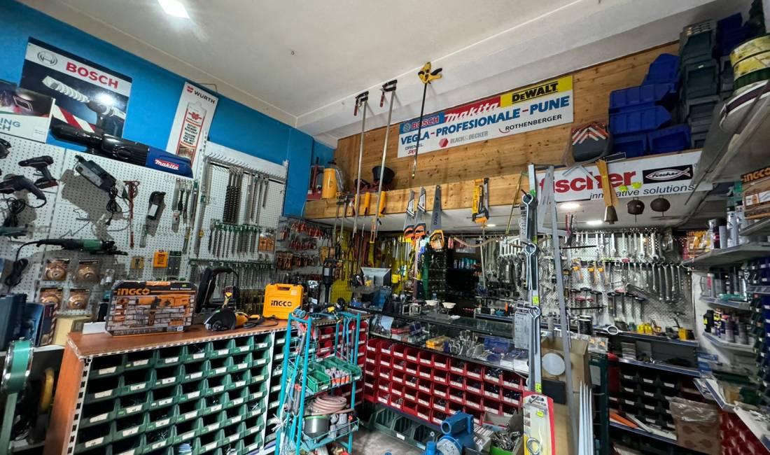 Shitet ambient biznesi , Rruga Barrikadave , 210 000 Euro 