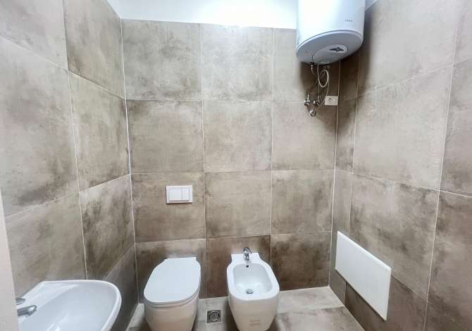 Qera Ambjent per Zyre 2+1+2 📍Komuna e Parisit, Kompleksi Kika  850 euro