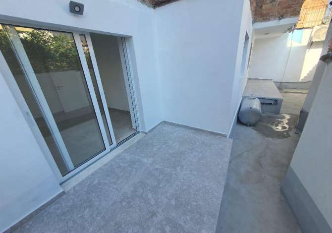 ✨Jepet ambient biznesi me qera ✨ 📍Qender , Posta Qendrore  Cmimi 600 Euro 