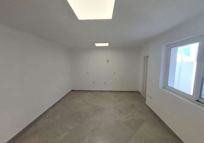 ✨Jepet ambient biznesi me qera ✨ 📍Qender , Posta Qendrore  Cmimi 600 Euro 