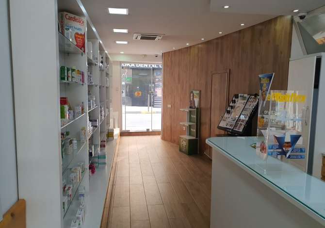 Shitet Ambjenti  Dyqan 📍Rruga e Dibres 💶Cmimi 150.000 euro