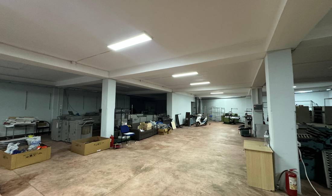 OKAZION Shitet ambjenti per VETEM 240 000 📍Rruga Kastriotet  Tek Pallatet e Verdha afer Terminalit te Veriut 