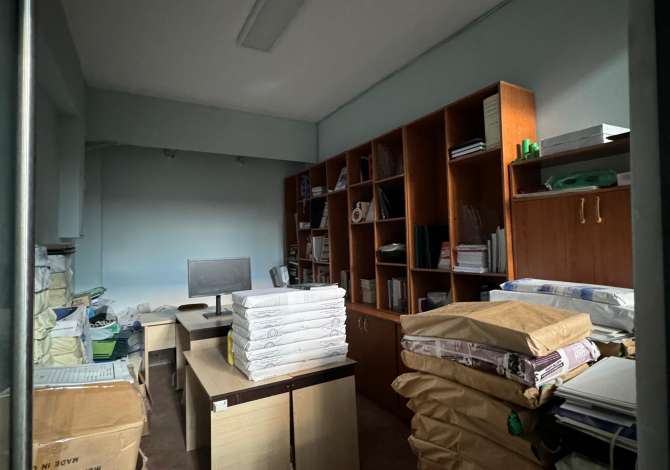 OKAZION Shitet ambjenti per VETEM 240 000 📍Rruga Kastriotet  Tek Pallatet e Verdha afer Terminalit te Veriut 