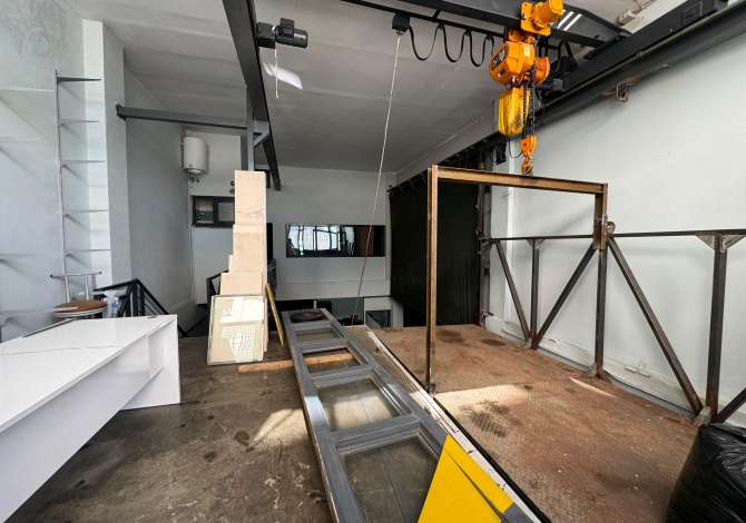 OKAZION Shitet ambjenti per VETEM 240 000 📍Rruga Kastriotet  Tek Pallatet e Verdha afer Terminalit te Veriut 