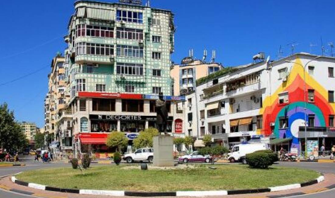 Shitet dyqan 📍 Sheshi Willson 💶Cmimi 470,000 euro