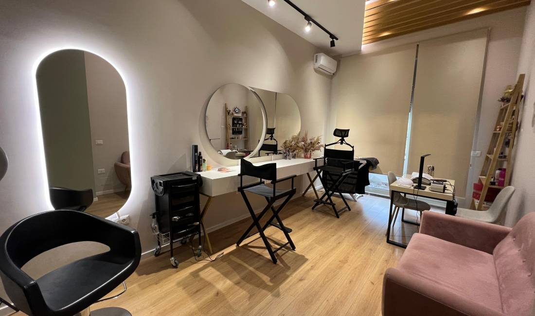 📣 QERA Qender Estetike 📍 Kompleksi Magnet (Kontakt)  Rruga "Frosina Plaku" 💶 Cmimi 800 Euro