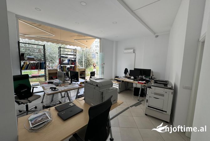 Business Property in Sale 3+1 in Tirana - 220,000 Euro