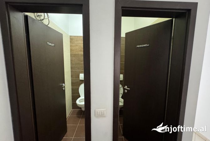 SHITET Ambient Biznesi (Njesi) 📍 Kompleksi Magnet (Kontakt) Rruga "Frosina Plaku" Cmimi 220.000  💶