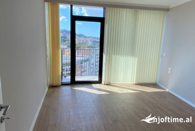 Business Property for Rent 3+1 in Tirana - 1,000 Euro