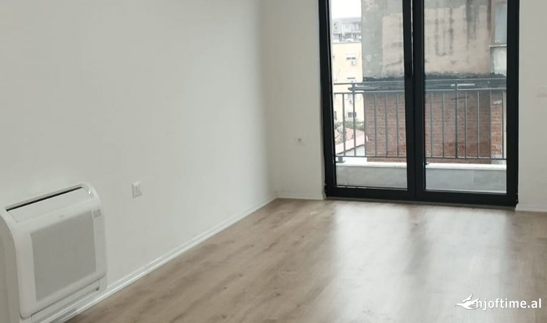 Qera ambient per Zyre📍Pazari I Ri Cmimi:400 Euro