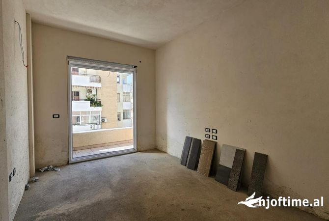 Shitet Apartament 2+1+2📍Pazari I Ri Cmimi total: 272.850 Euro