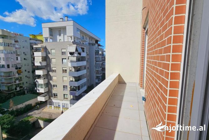 Shtepi ne shitje Apartament ne Tirane, 2+1, Mobilimi Bosh, pa mobiluar, Pagesa 272,850  Euro.