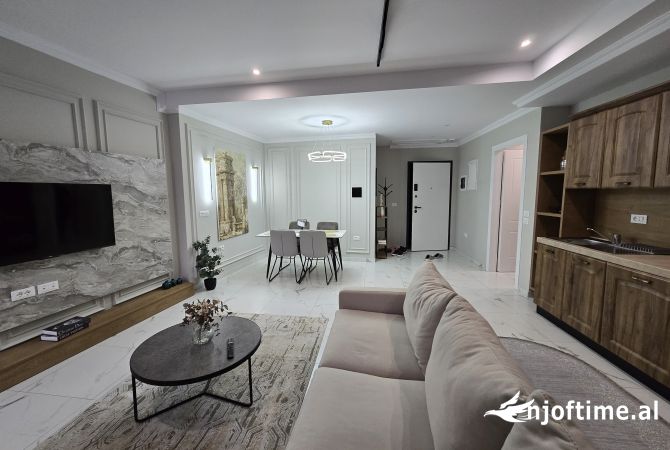 Shtepi ne shitje Apartament ne Tirane, 2+1, Mobilimi E mobiluar, Pagesa 429,910  Euro.