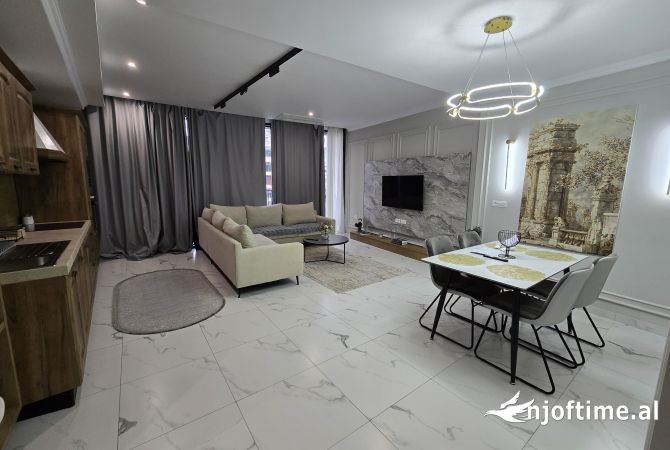 Shtepi ne shitje Apartament ne Tirane, 2+1, Mobilimi E mobiluar, Pagesa 429,910  Euro.