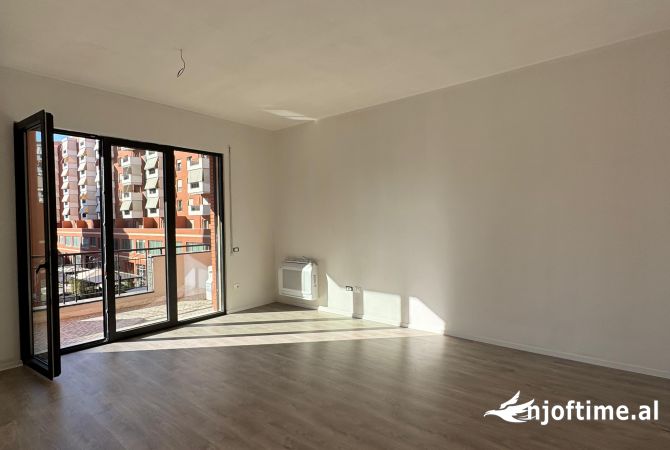 Ambiente Commerciale in Affitto 3+1 a Tirana - 600 Euro