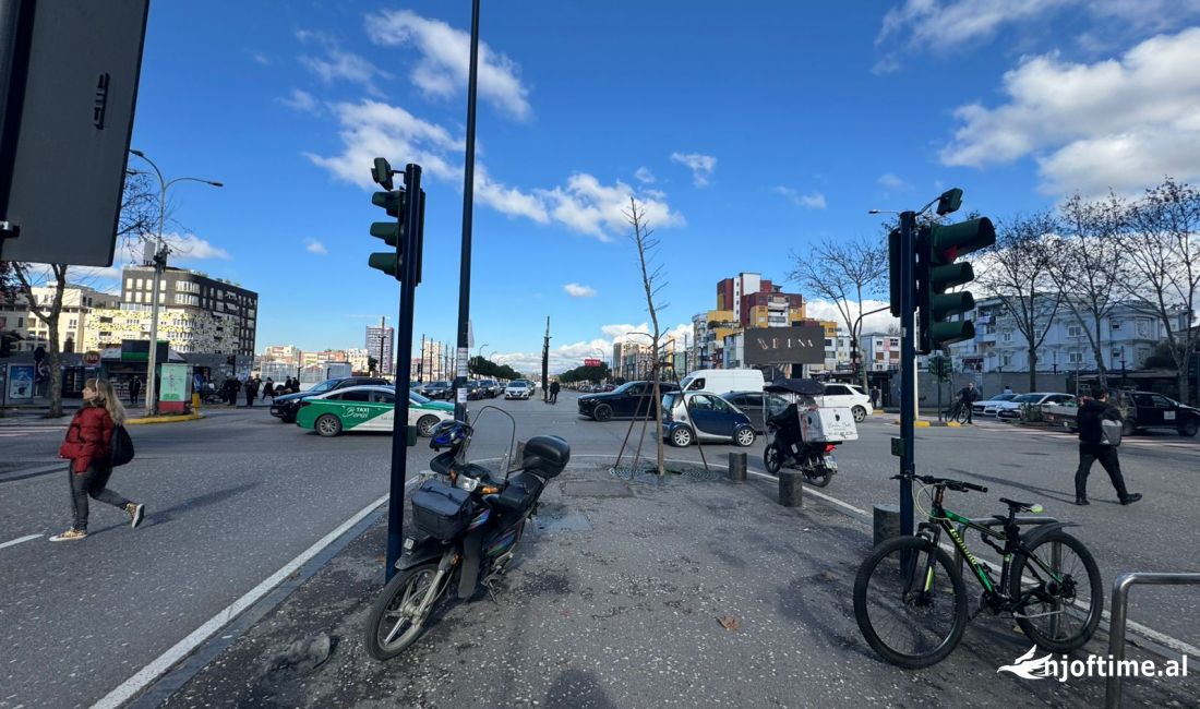 Qera ambient per Zyre 📍Stacioni I Trenit Cmimi:30.000 Leke