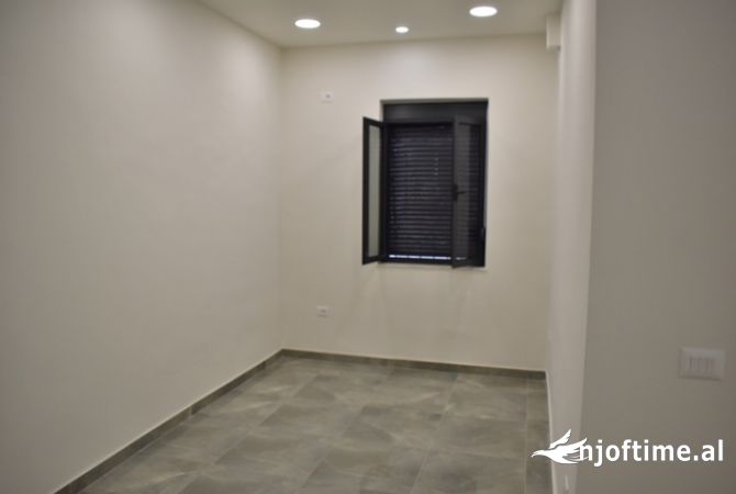 Shitet ambient Biznesi📍Stadiumi Dinamo Cmimi:525.000 Euro 