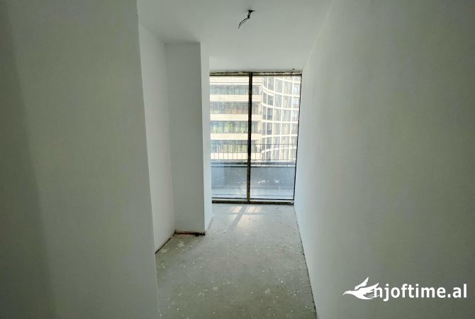 Shtepi ne shitje Apartament ne Tirane, 3+1, Mobilimi Bosh, pa mobiluar, Pagesa 645,000  Euro.