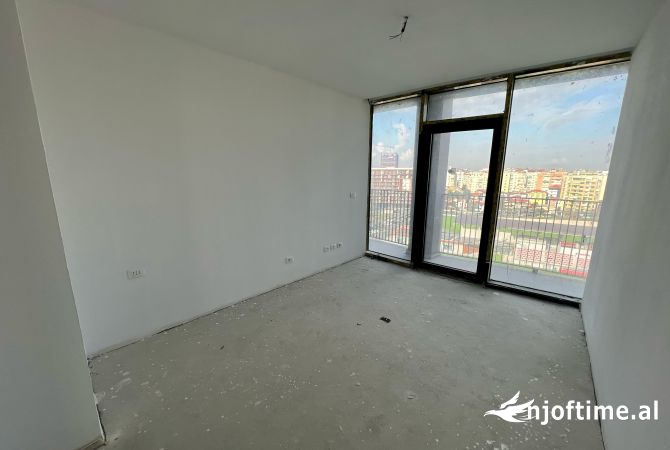 Shtepi ne shitje Apartament ne Tirane, 3+1, Mobilimi Bosh, pa mobiluar, Pagesa 645,000  Euro.