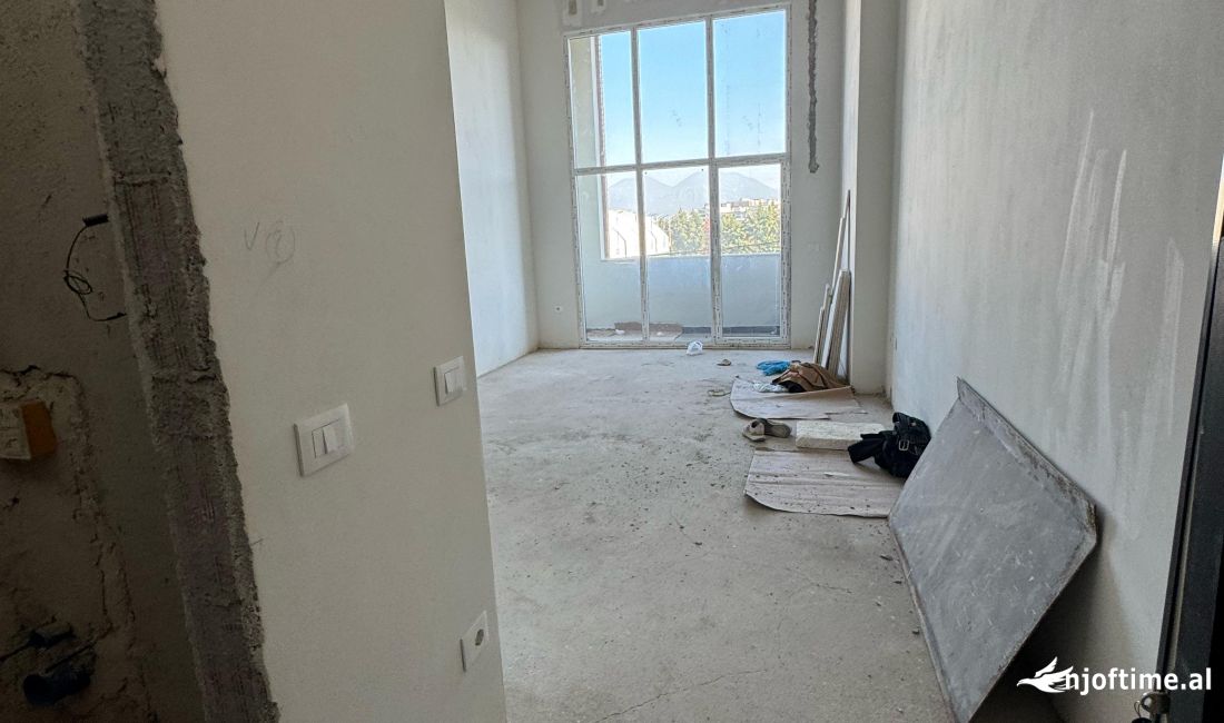 Qera ambient per Zyre (Duplex)📍Prane Spitalit Amerikan 3 Cmimi:300 Euro