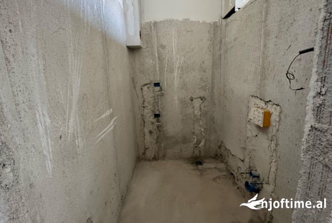 Qera ambient per Zyre (Duplex)📍Prane Spitalit Amerikan 3 Cmimi:300 Euro