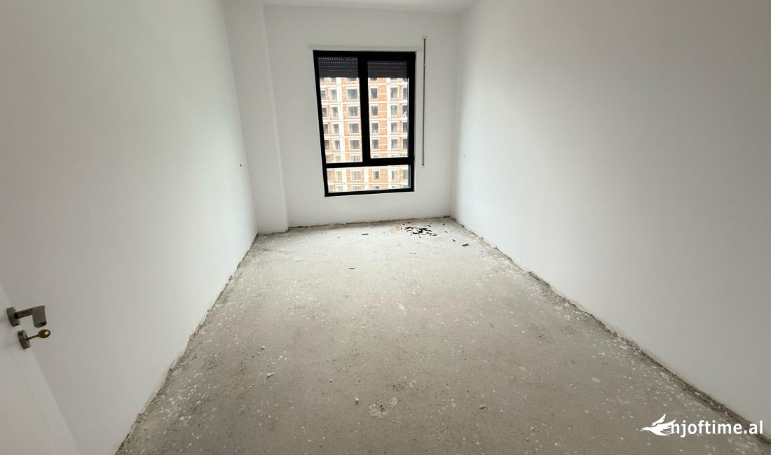Shtepi ne shitje Apartament ne Tirane, 3+1, Mobilimi Bosh, pa mobiluar, Pagesa 170,000  Euro.