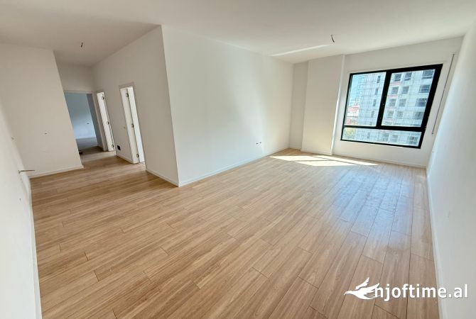 Shtepi ne shitje Apartament ne Tirane, 3+1, Mobilimi Bosh, pa mobiluar, Pagesa 170,000  Euro.