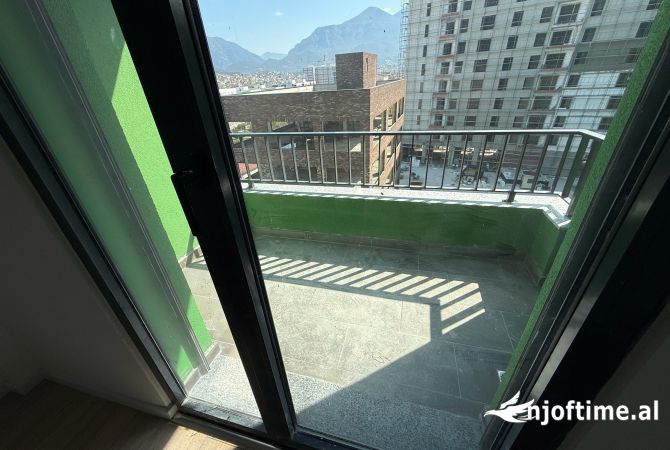 Shtepi ne shitje Apartament ne Tirane, 3+1, Mobilimi Bosh, pa mobiluar, Pagesa 170,000  Euro.