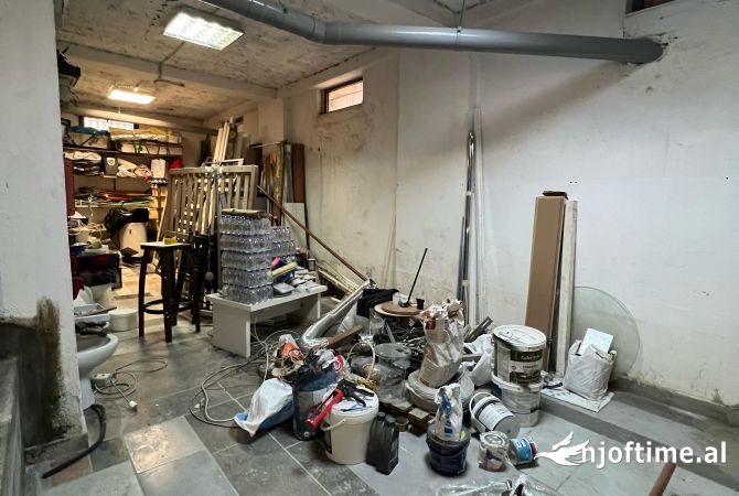 Business Property in Sale 4+1 in Tirana - 49,500 Euro