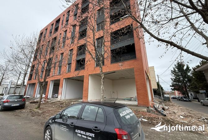 Business Property in Sale 1+1 in Tirana - 222,000 Euro