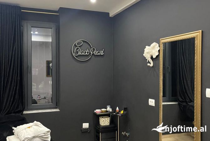 Ambiente Commerciale in Affitto 1+1 a Tirana - 500 Euro