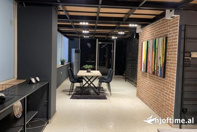 Ambiente Commerciale in Affitto 3+1 a Tirana - 550 Euro