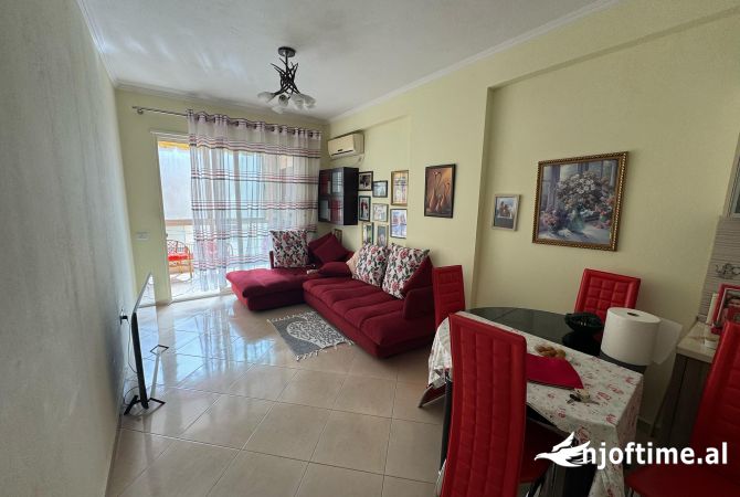 Shtepi ne shitje Apartament ne Tirane, 1+1, Mobilimi E mobiluar, Pagesa 90,000  Euro.