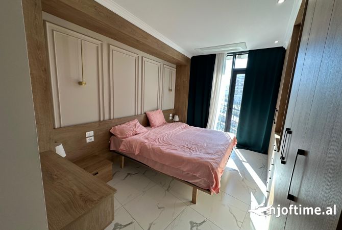 Shtepi ne shitje Apartament ne Tirane, 2+1, Mobilimi E mobiluar, Pagesa 460,000  Euro.