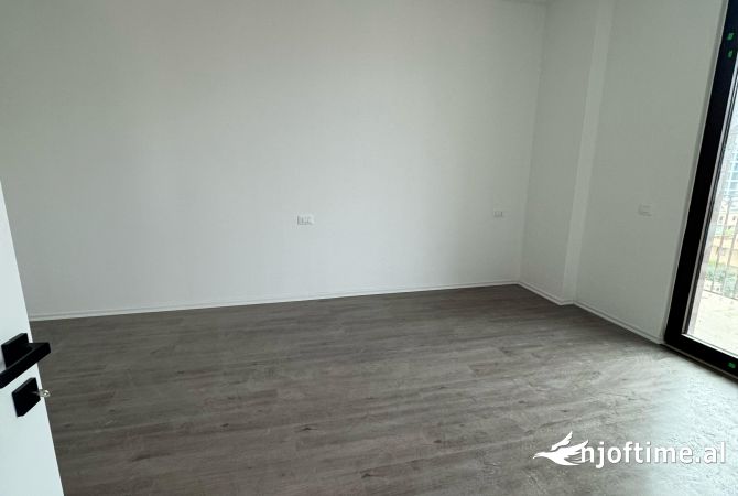 Qera Ambient per Zyre📍Rruga e Kosovareve 💶Cmimi:1000 Euro