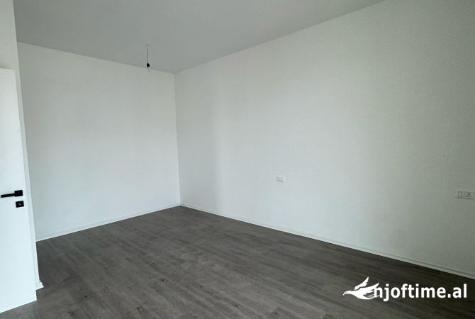 Qera Ambient per Zyre📍Rruga e Kosovareve 💶Cmimi:1000 Euro