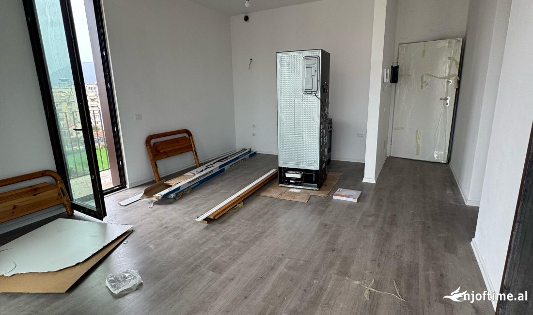 Qera Ambient per Zyre📍Rruga e Kosovareve 💶Cmimi:1000 Euro