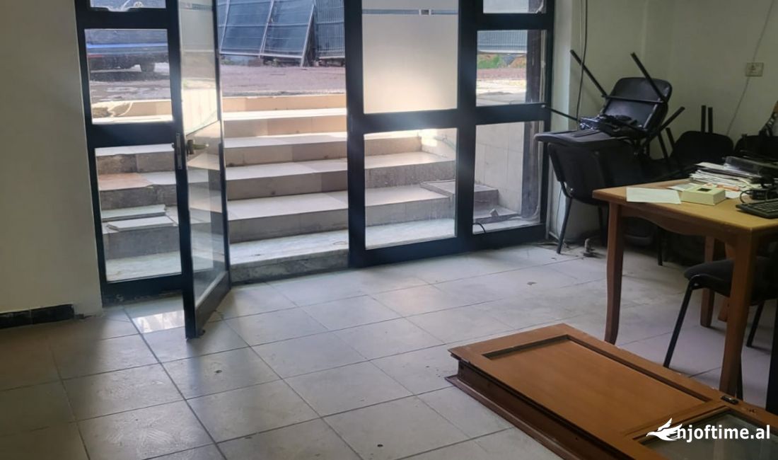 Qera Ambient Biznesi 📍Komuna e Parisit💶Cmimi:45.000 Leke
