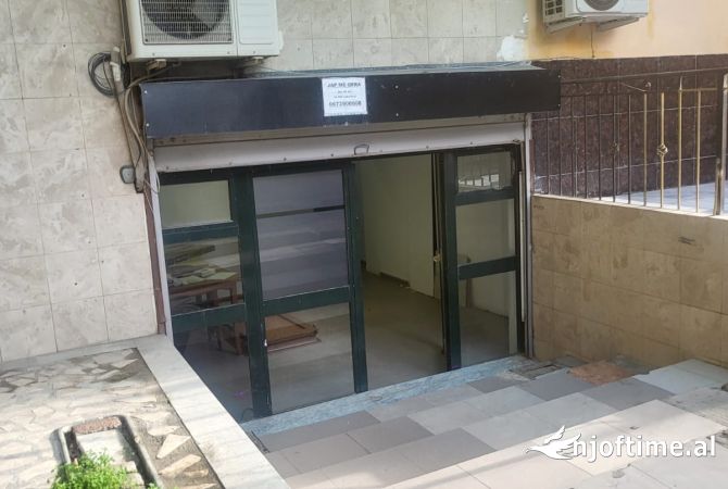 Qera Ambient Biznesi 📍Komuna e Parisit💶Cmimi:45.000 Leke