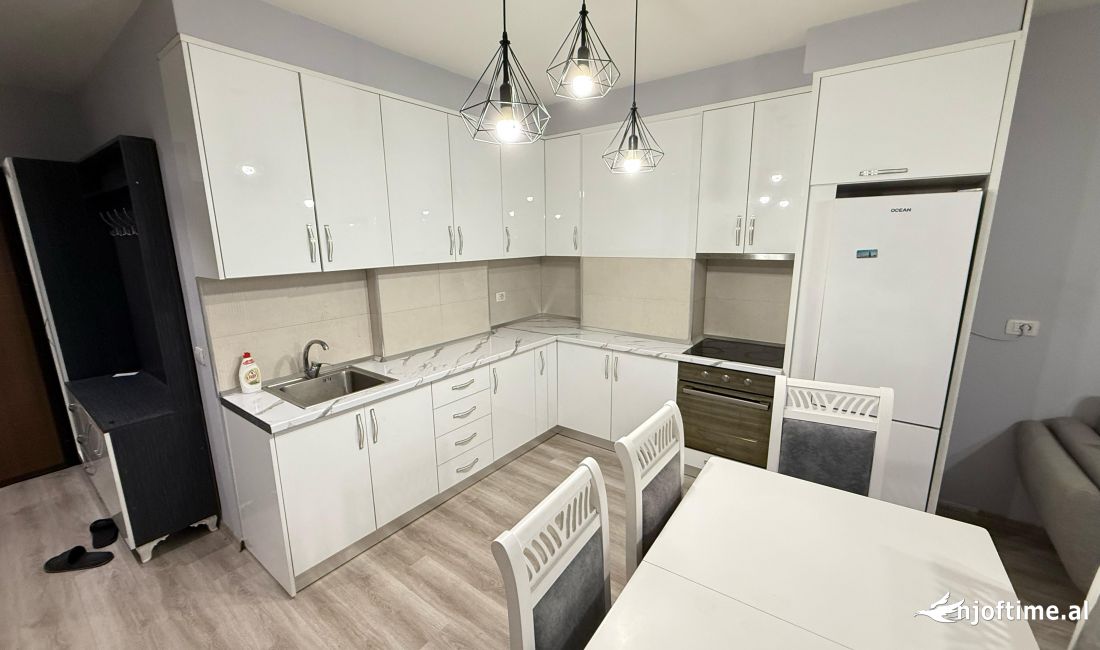 Shtepi ne shitje Apartament ne Tirane, 1+1, Mobilimi E mobiluar, Pagesa 145,000  Euro.