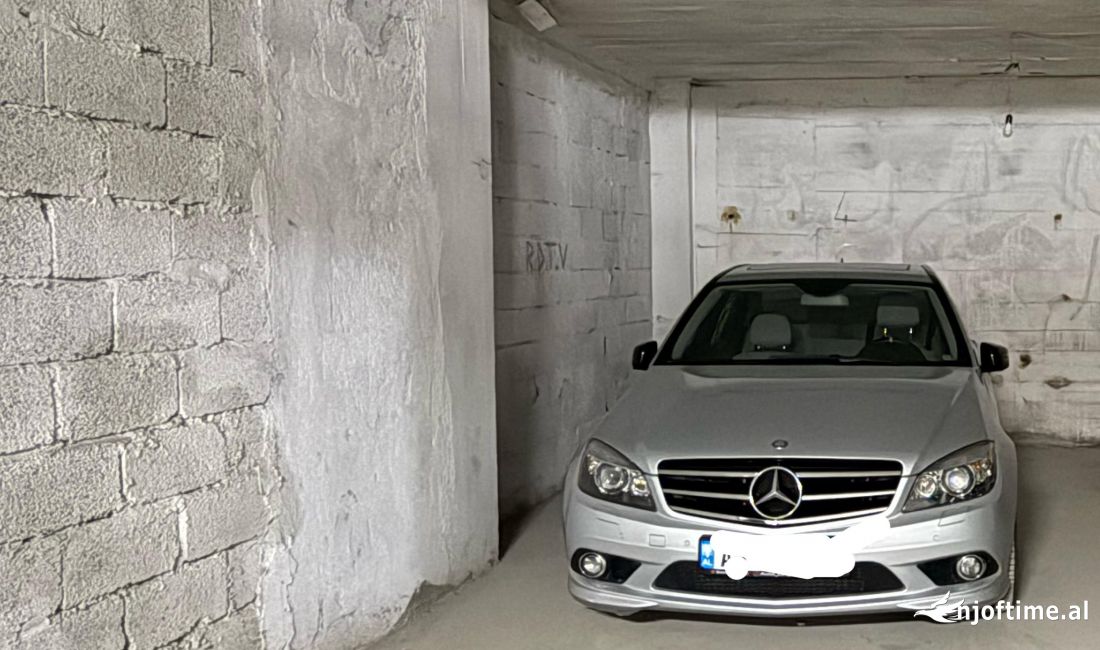 Shiten 3 Poste Parkimi Dhe 1 Garazh📍Bulevardi Gjergj Fishta💶Cmimi total: 130.000 Euro (I diskutues