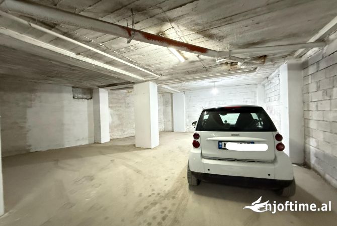 Ambient biznesi ne shitje 4+1 ne Tirane - 130,000 Euro