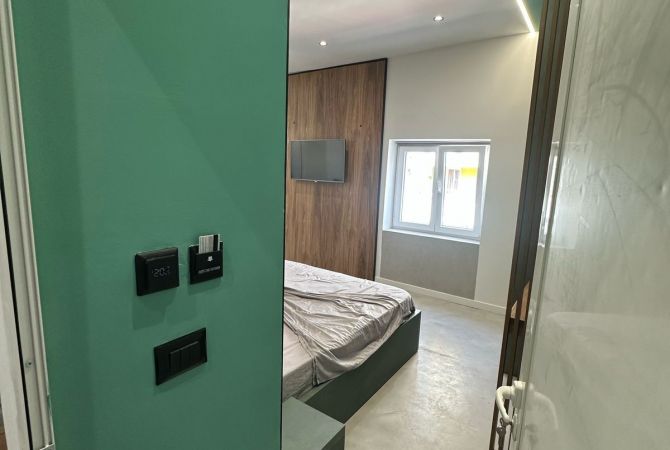 Shtepi ne shitje Apartament ne Tirane, Garsoniere, Mobilimi E mobiluar, Pagesa 220,000  Euro.